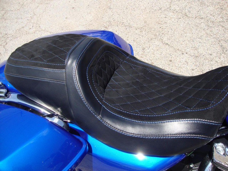 Harley-Davidson STREETGLIDE Vehicle Full-screen Gallery Image 10