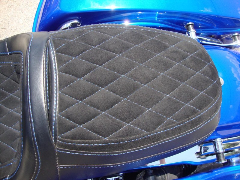 Harley-Davidson STREETGLIDE Vehicle Full-screen Gallery Image 12