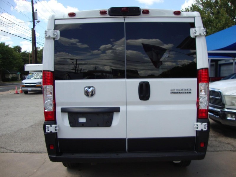 Ram ProMaster Cargo Van Vehicle Full-screen Gallery Image 04