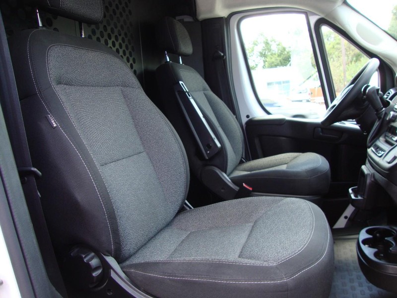 Ram ProMaster Cargo Van Vehicle Full-screen Gallery Image 08