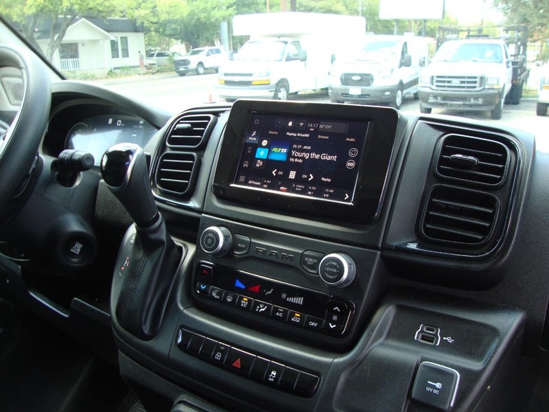 Ram ProMaster Cargo Van Vehicle Full-screen Gallery Image 09