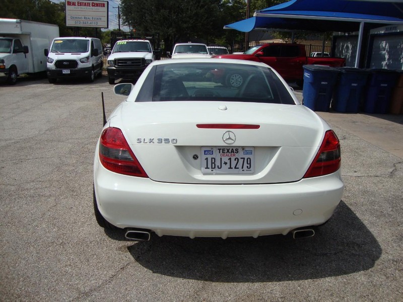 Mercedes-Benz SLK 350 Vehicle Full-screen Gallery Image 03