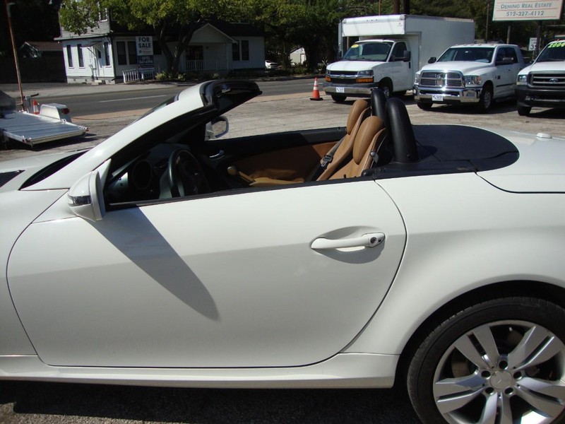 Mercedes-Benz SLK 350 Vehicle Full-screen Gallery Image 09