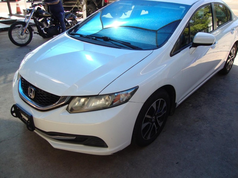 Honda Civic Sedan Vehicle Full-screen Gallery Image 02