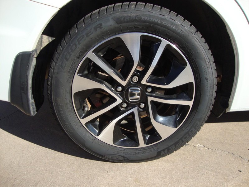 Honda Civic Sedan Vehicle Full-screen Gallery Image 15