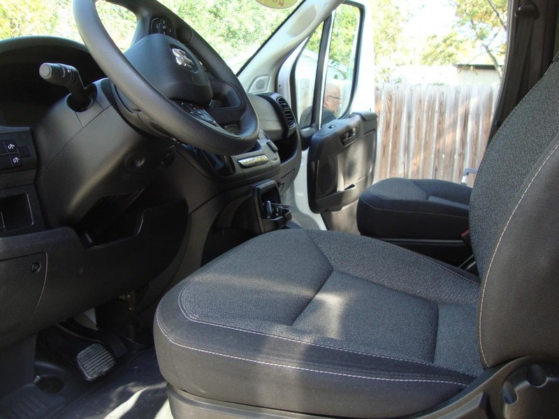 Ram ProMaster Cargo Van Vehicle Full-screen Gallery Image 04