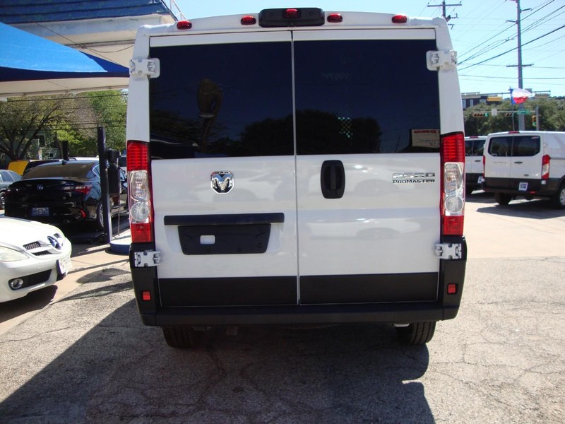 Ram ProMaster Cargo Van Vehicle Full-screen Gallery Image 02