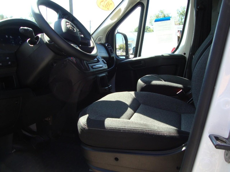 Ram ProMaster Cargo Van Vehicle Full-screen Gallery Image 05
