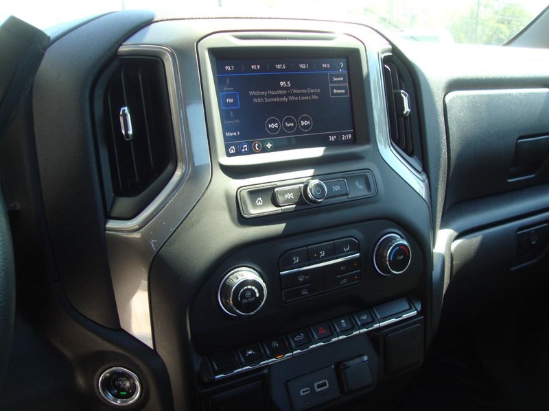 Chevrolet Silverado 1500 Vehicle Full-screen Gallery Image 03