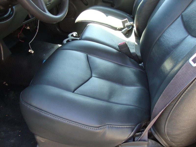 Chevrolet Silverado 3500 Vehicle Full-screen Gallery Image 03