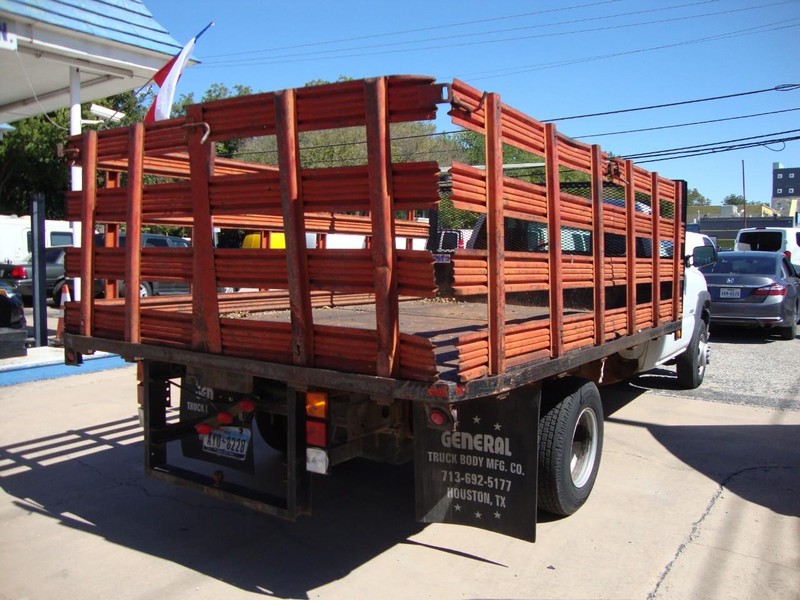 Chevrolet Silverado 3500 Vehicle Full-screen Gallery Image 05