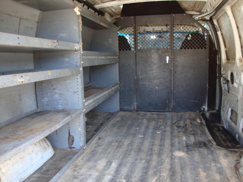 Chevrolet Express Cargo Van Vehicle Full-screen Gallery Image 04
