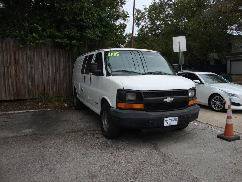 Chevrolet Express Cargo Van Vehicle Full-screen Gallery Image 02