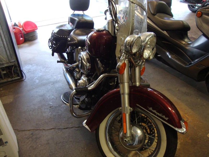 Harley-Davidson HERITAGE SOFTTAIL Vehicle Full-screen Gallery Image 01
