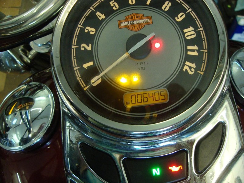 Harley-Davidson HERITAGE SOFTTAIL Vehicle Full-screen Gallery Image 03