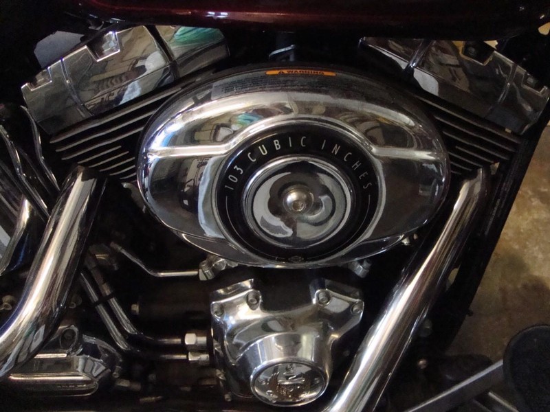 Harley-Davidson HERITAGE SOFTTAIL Vehicle Full-screen Gallery Image 04