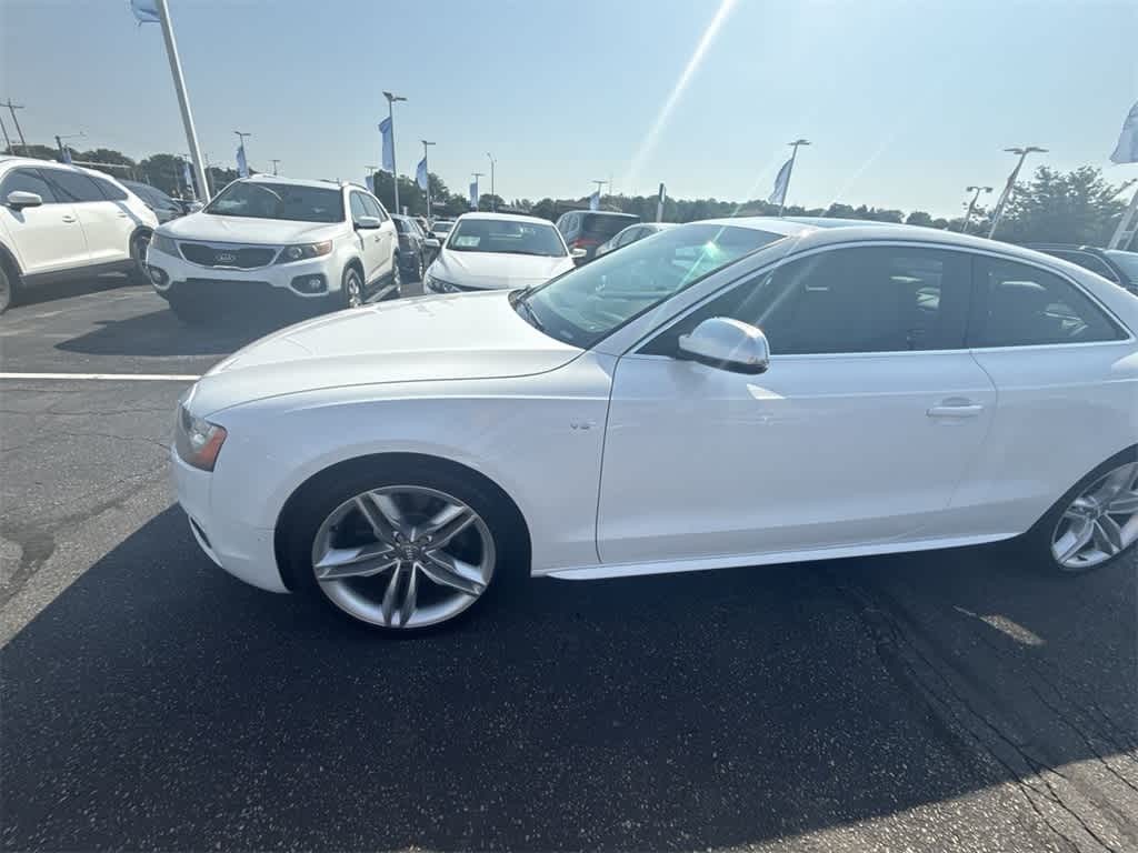 Audi S5 Vehicle Full-screen Gallery Image 03