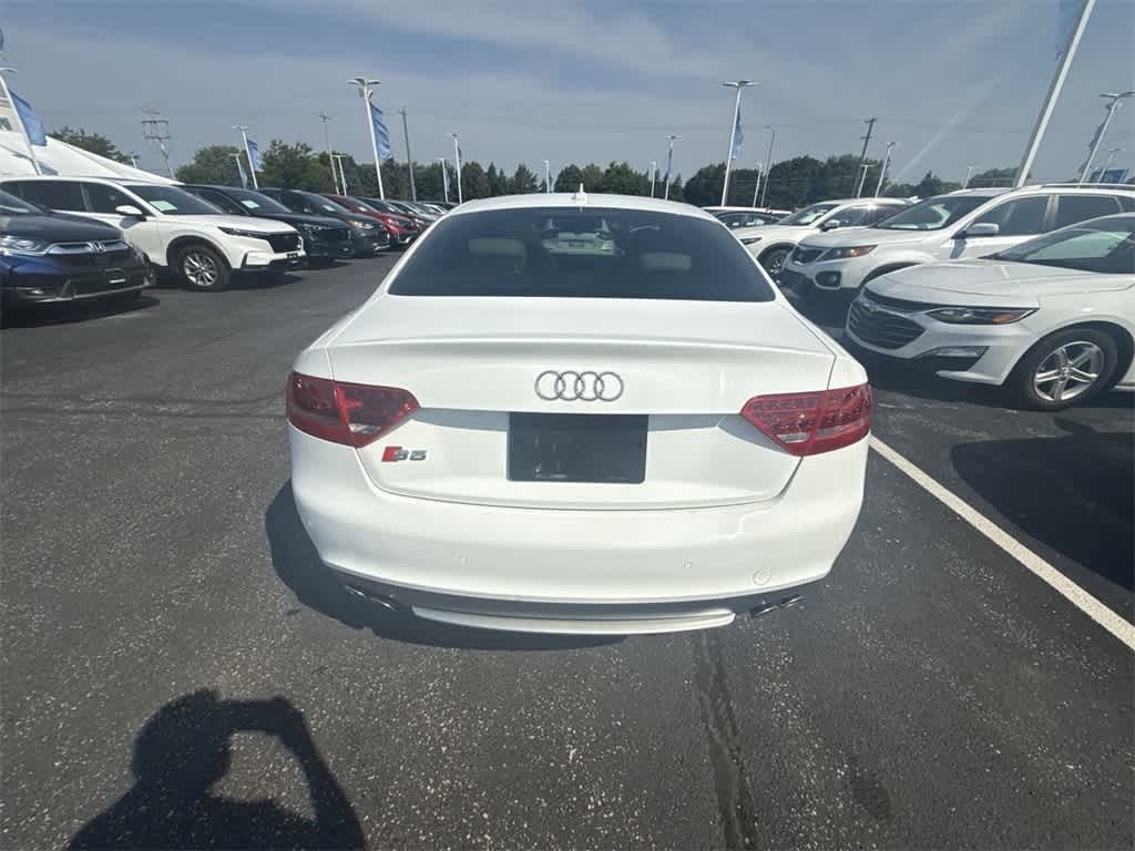 Audi S5 Vehicle Full-screen Gallery Image 05