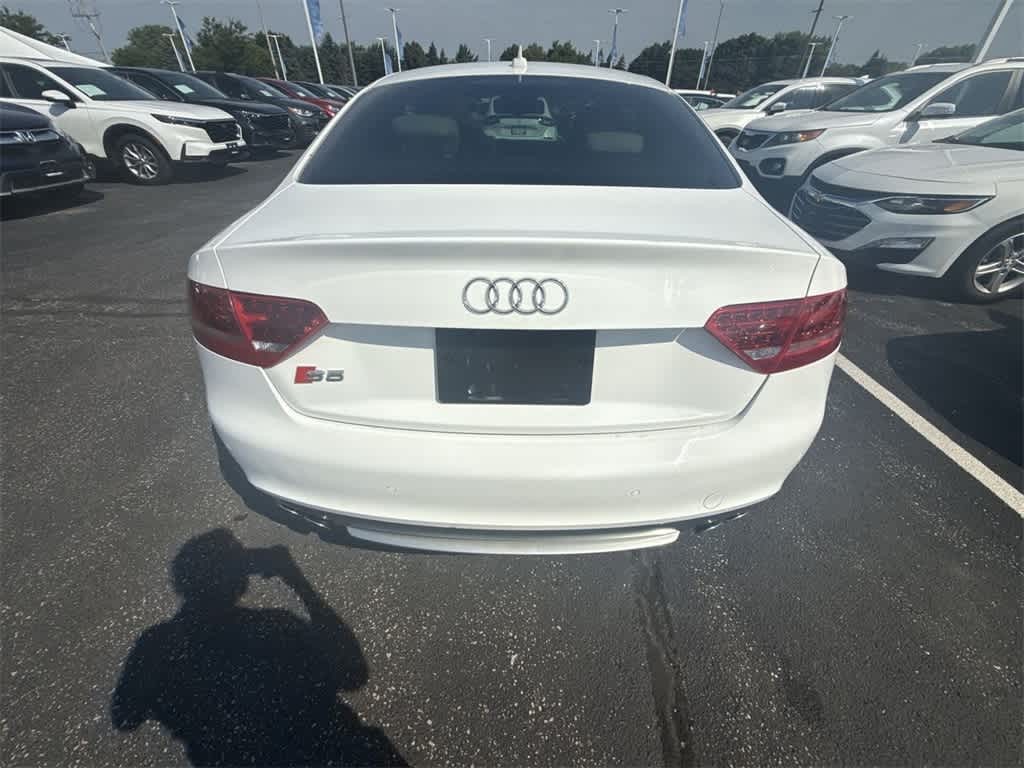 Audi S5 Vehicle Full-screen Gallery Image 11