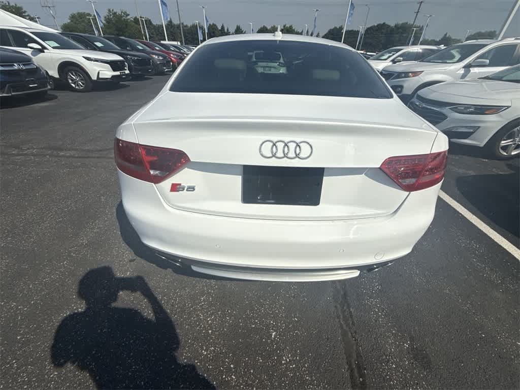 Audi S5 Vehicle Full-screen Gallery Image 12