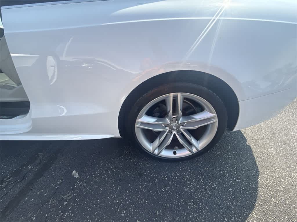 Audi S5 Vehicle Full-screen Gallery Image 13