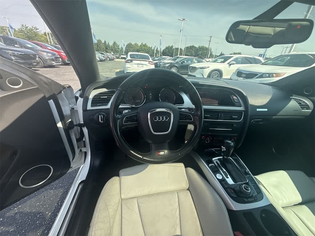 Audi S5 Vehicle Full-screen Gallery Image 14