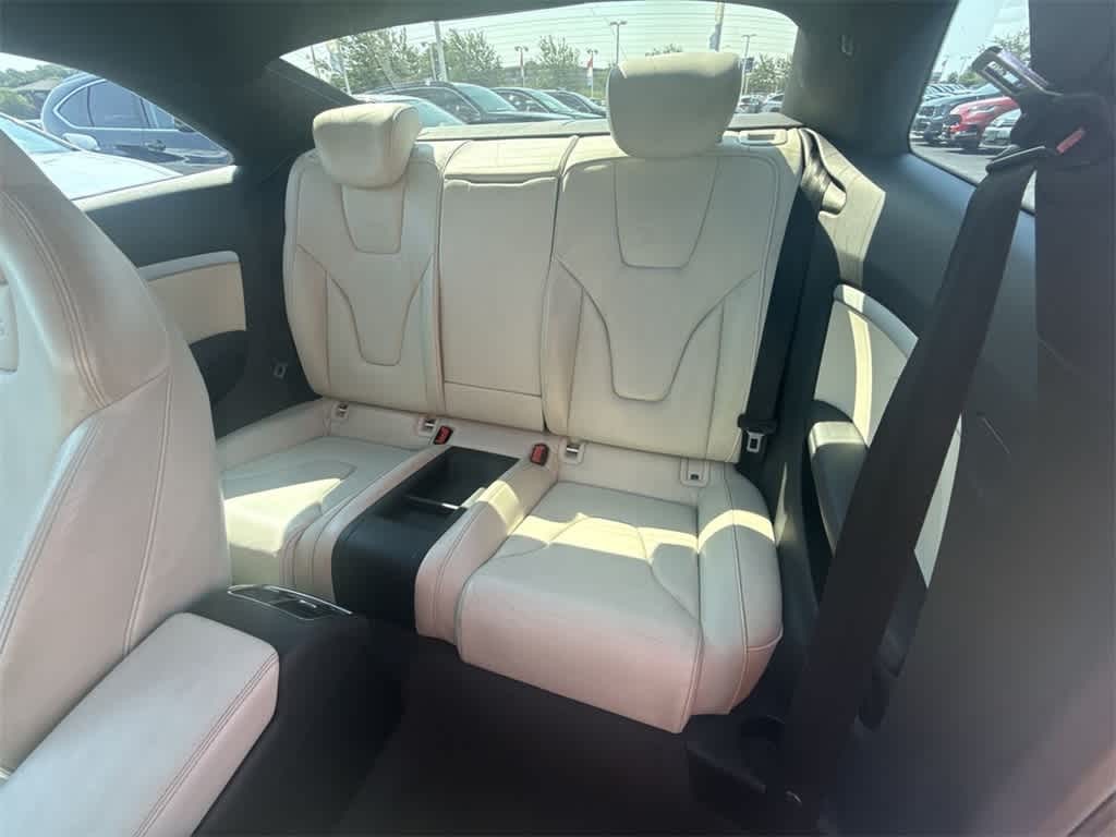 Audi S5 Vehicle Full-screen Gallery Image 19