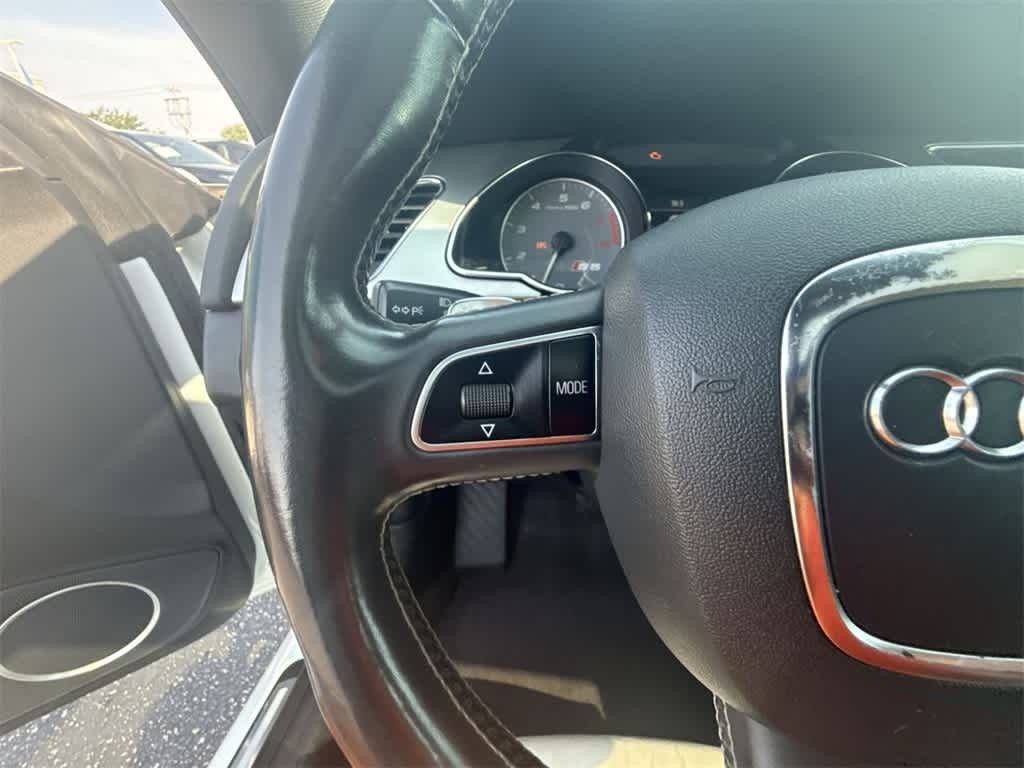 Audi S5 Vehicle Full-screen Gallery Image 23