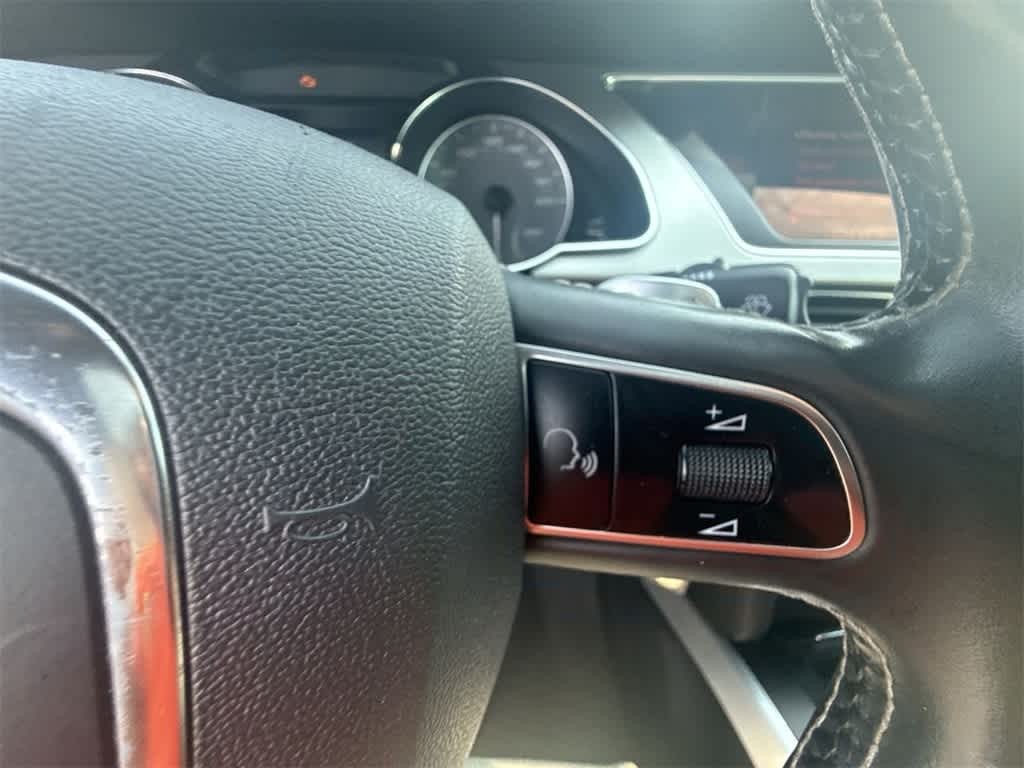 Audi S5 Vehicle Full-screen Gallery Image 24