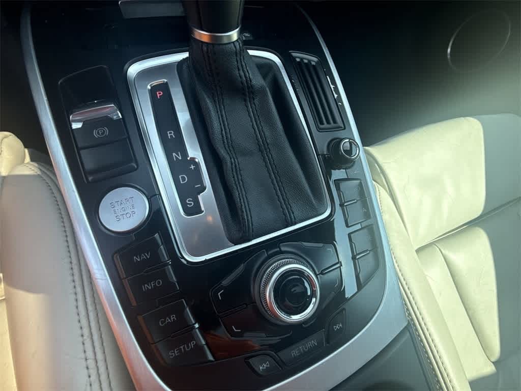 Audi S5 Vehicle Full-screen Gallery Image 30