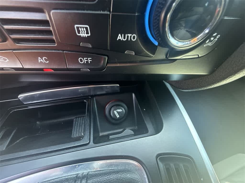 Audi S5 Vehicle Full-screen Gallery Image 31