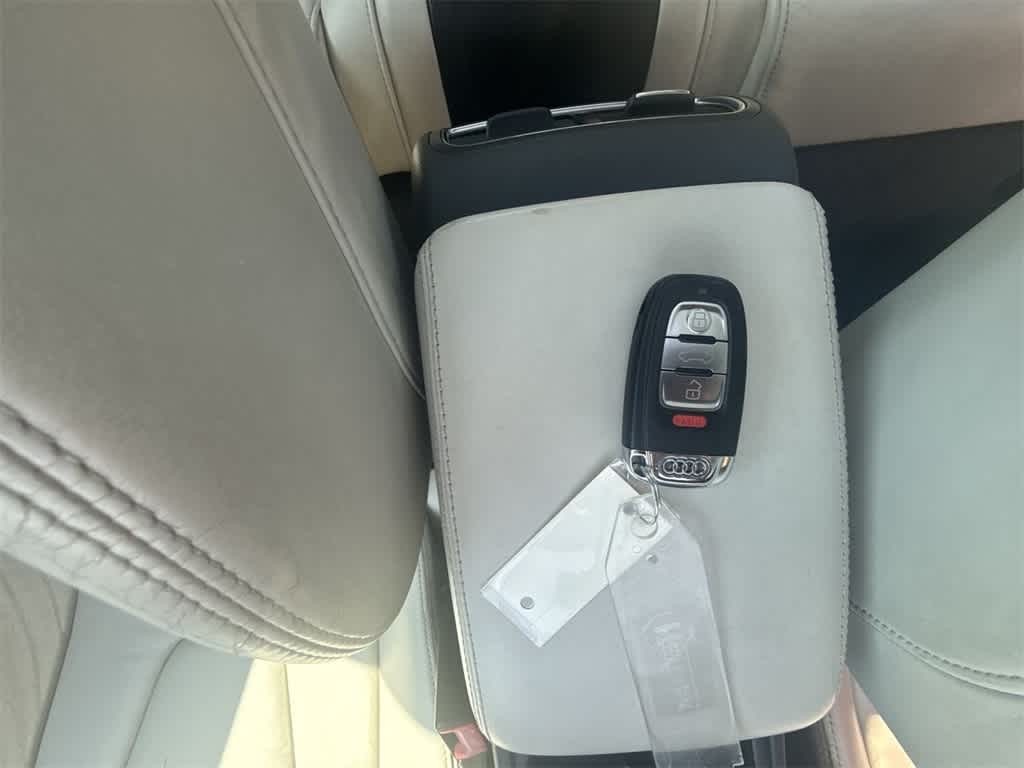 Audi S5 Vehicle Full-screen Gallery Image 34