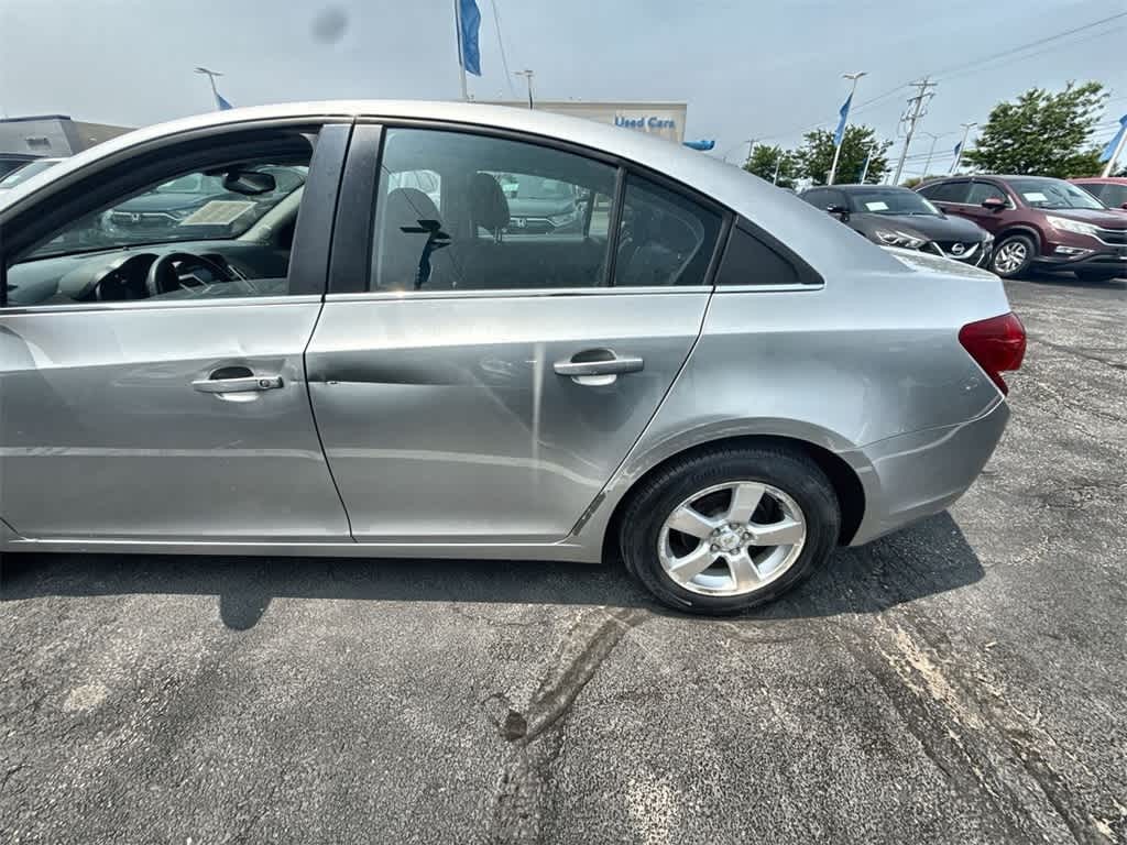 Chevrolet Cruze Vehicle Full-screen Gallery Image 04