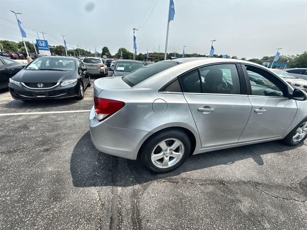 Chevrolet Cruze Vehicle Full-screen Gallery Image 06