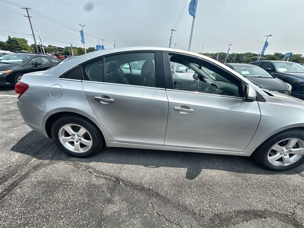 Chevrolet Cruze Vehicle Full-screen Gallery Image 07