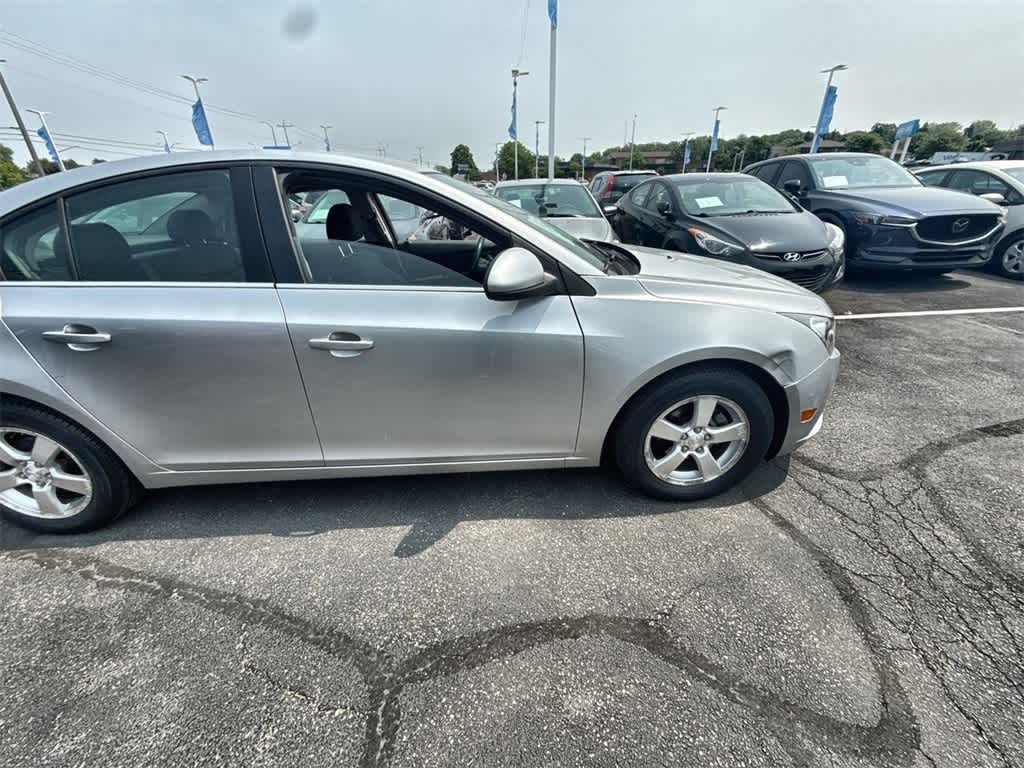 Chevrolet Cruze Vehicle Full-screen Gallery Image 08