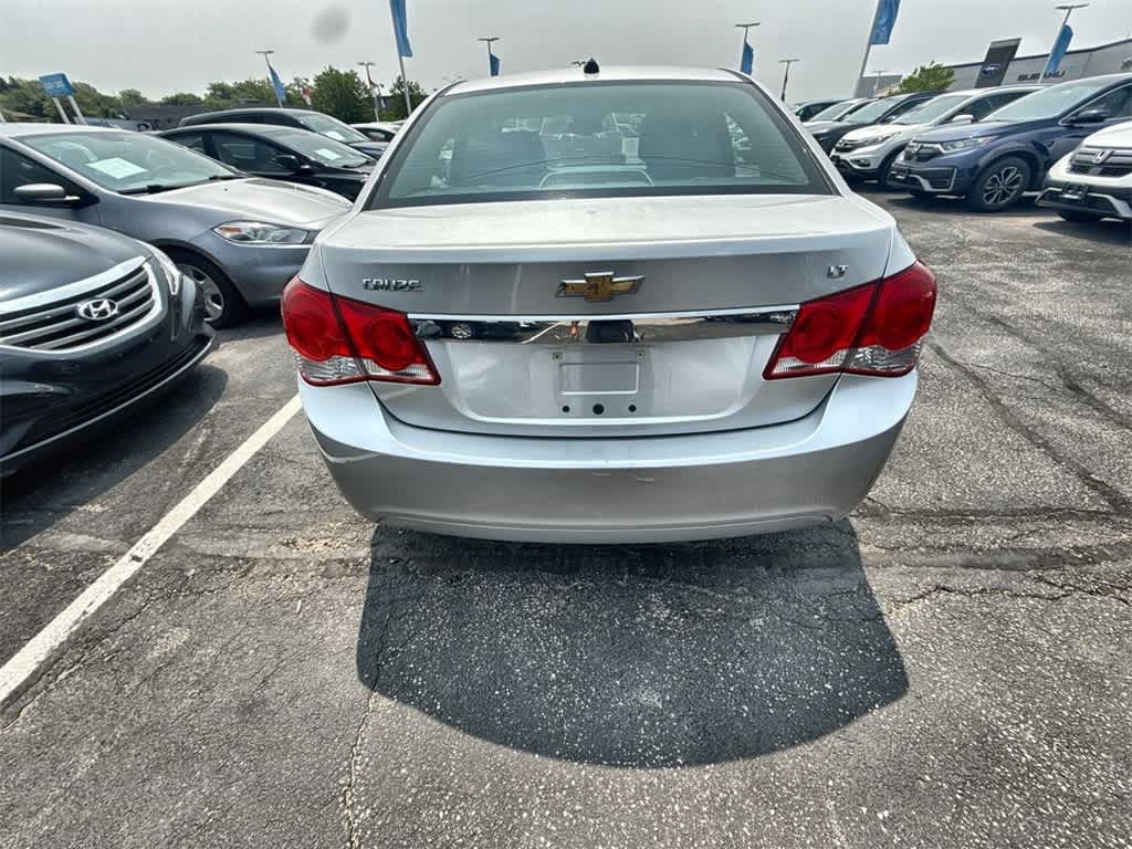 Chevrolet Cruze Vehicle Full-screen Gallery Image 11