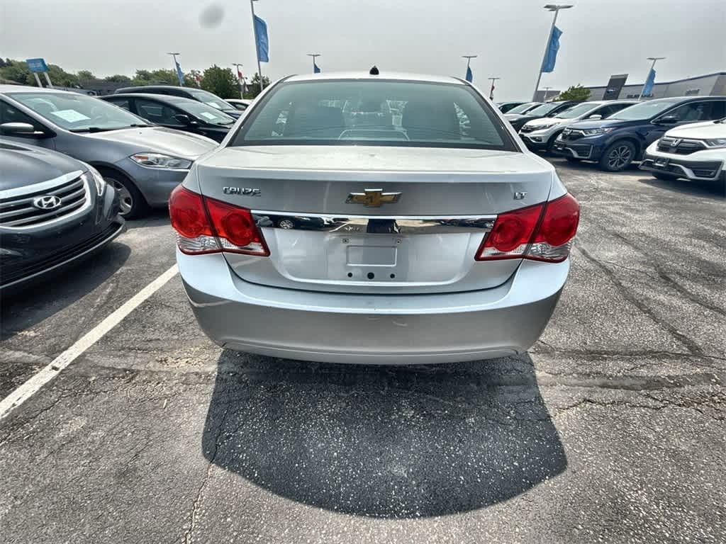 Chevrolet Cruze Vehicle Full-screen Gallery Image 12