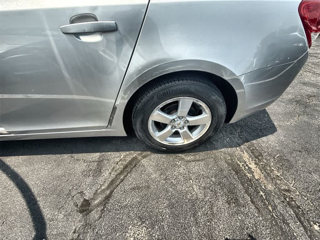 Chevrolet Cruze Vehicle Full-screen Gallery Image 13