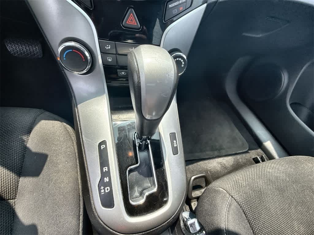 Chevrolet Cruze Vehicle Full-screen Gallery Image 29