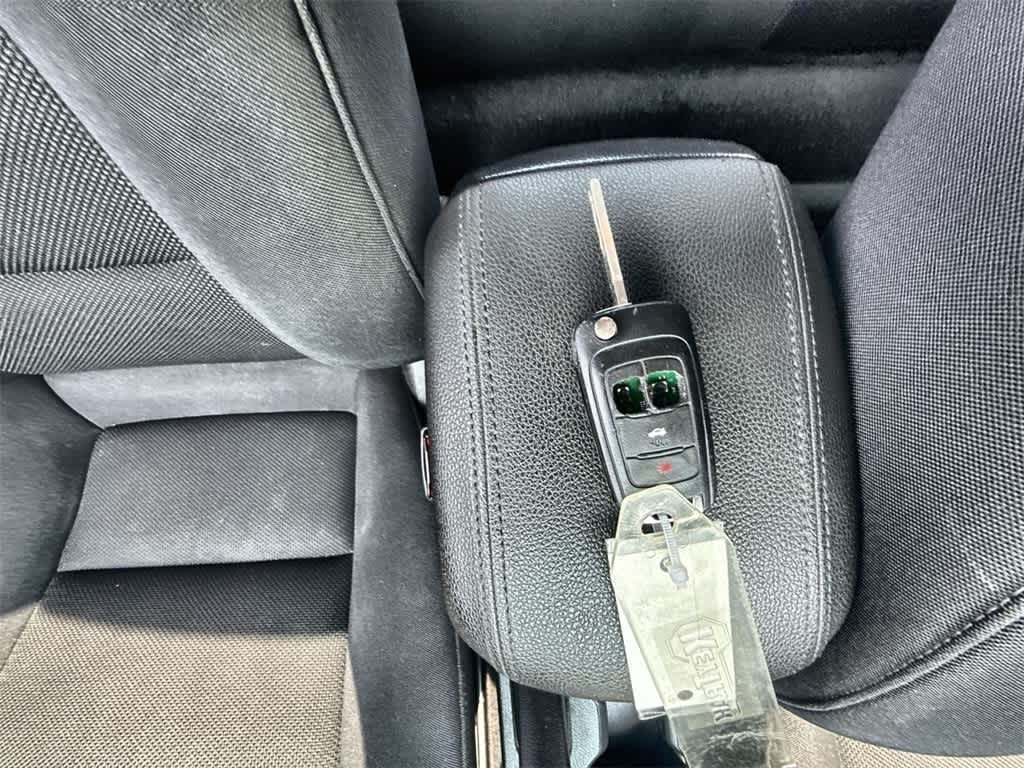 Chevrolet Cruze Vehicle Full-screen Gallery Image 32