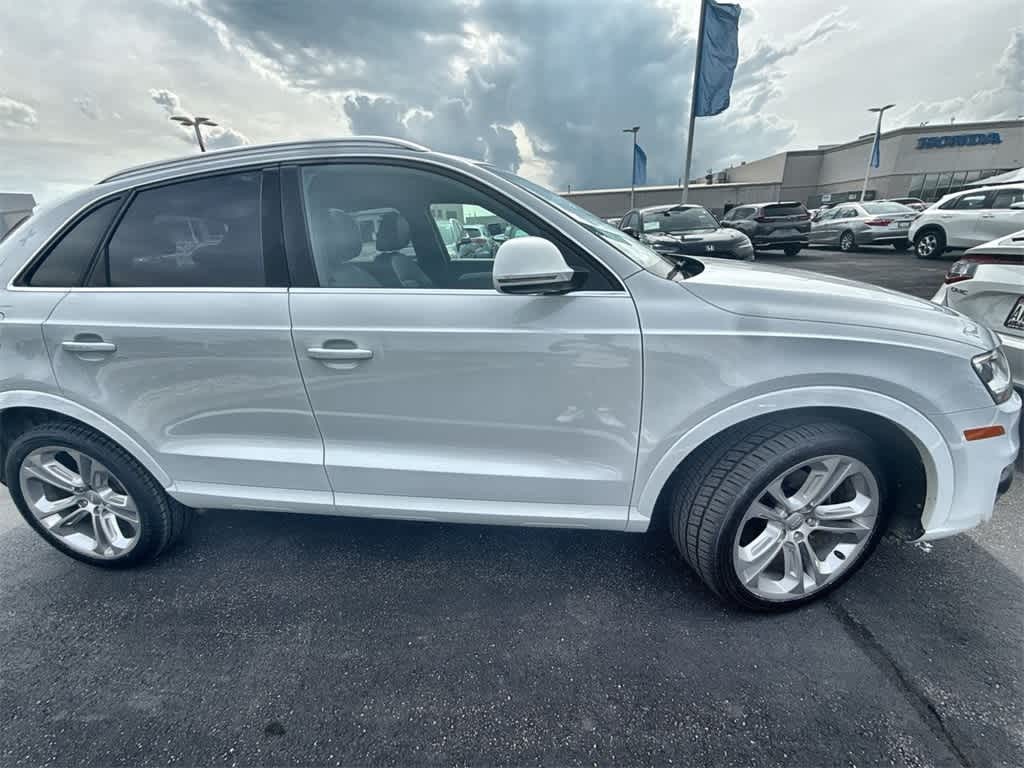 Audi Q3 Vehicle Full-screen Gallery Image 08