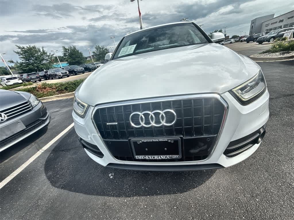 Audi Q3 Vehicle Full-screen Gallery Image 10