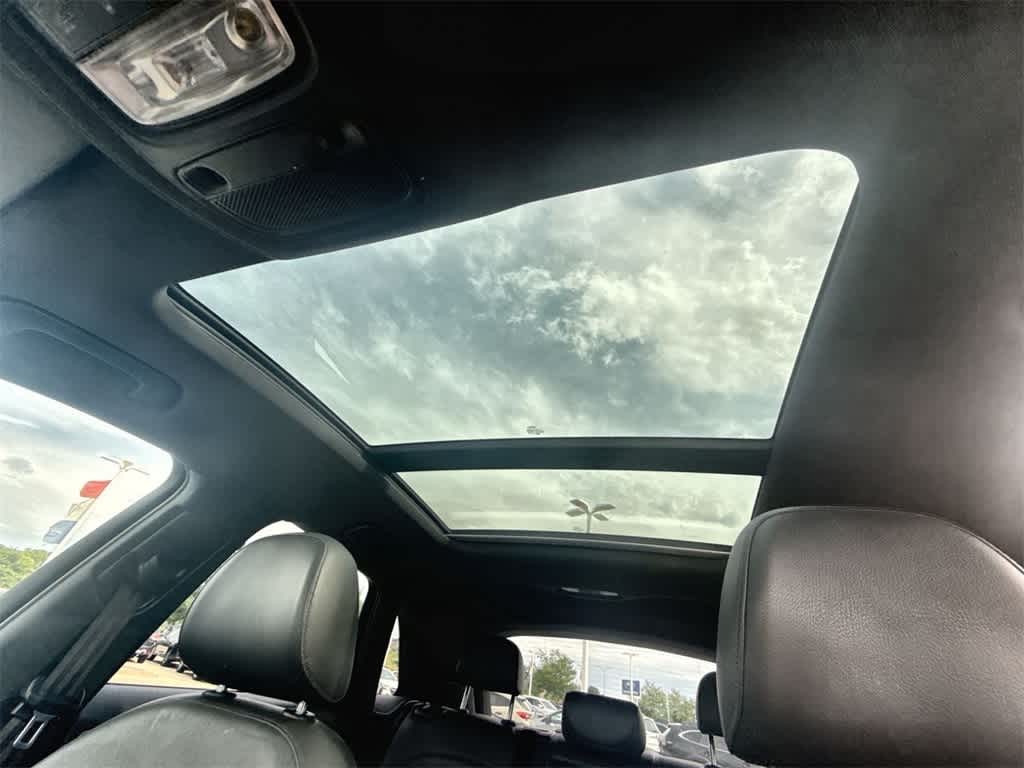 Audi Q3 Vehicle Full-screen Gallery Image 18