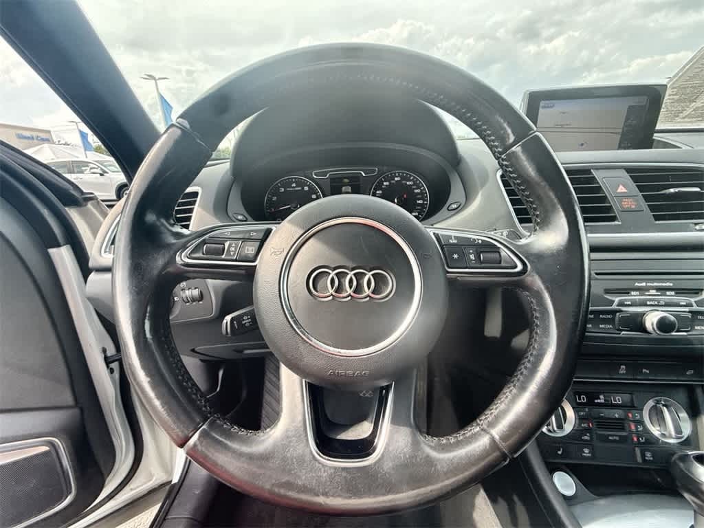 Audi Q3 Vehicle Full-screen Gallery Image 22
