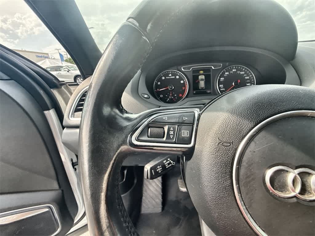 Audi Q3 Vehicle Full-screen Gallery Image 23