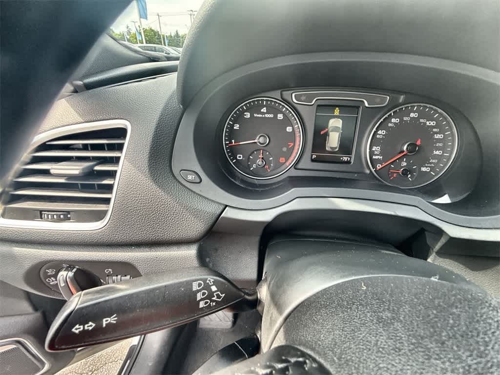 Audi Q3 Vehicle Full-screen Gallery Image 26