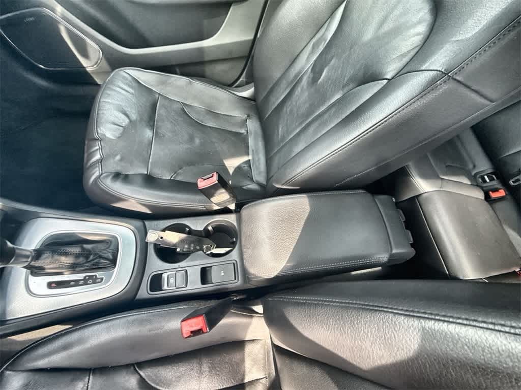 Audi Q3 Vehicle Full-screen Gallery Image 27