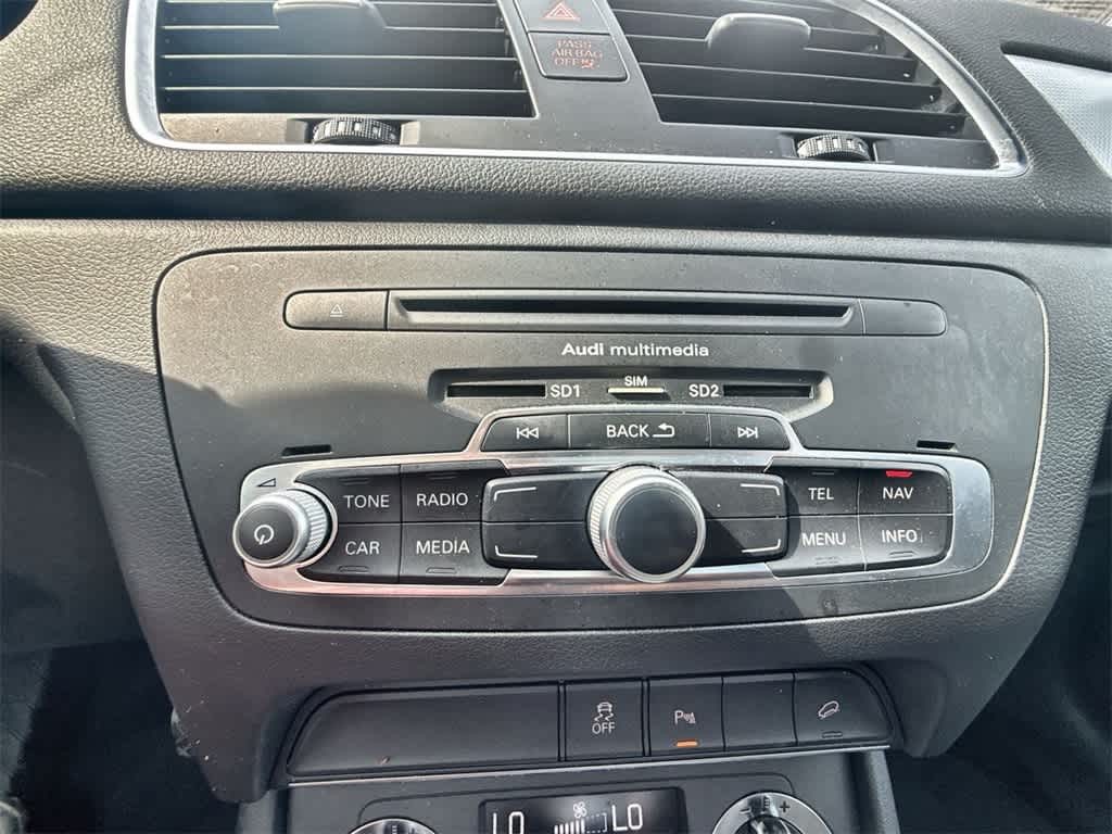 Audi Q3 Vehicle Full-screen Gallery Image 30