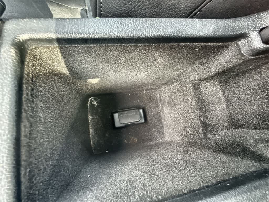 Audi Q3 Vehicle Full-screen Gallery Image 31